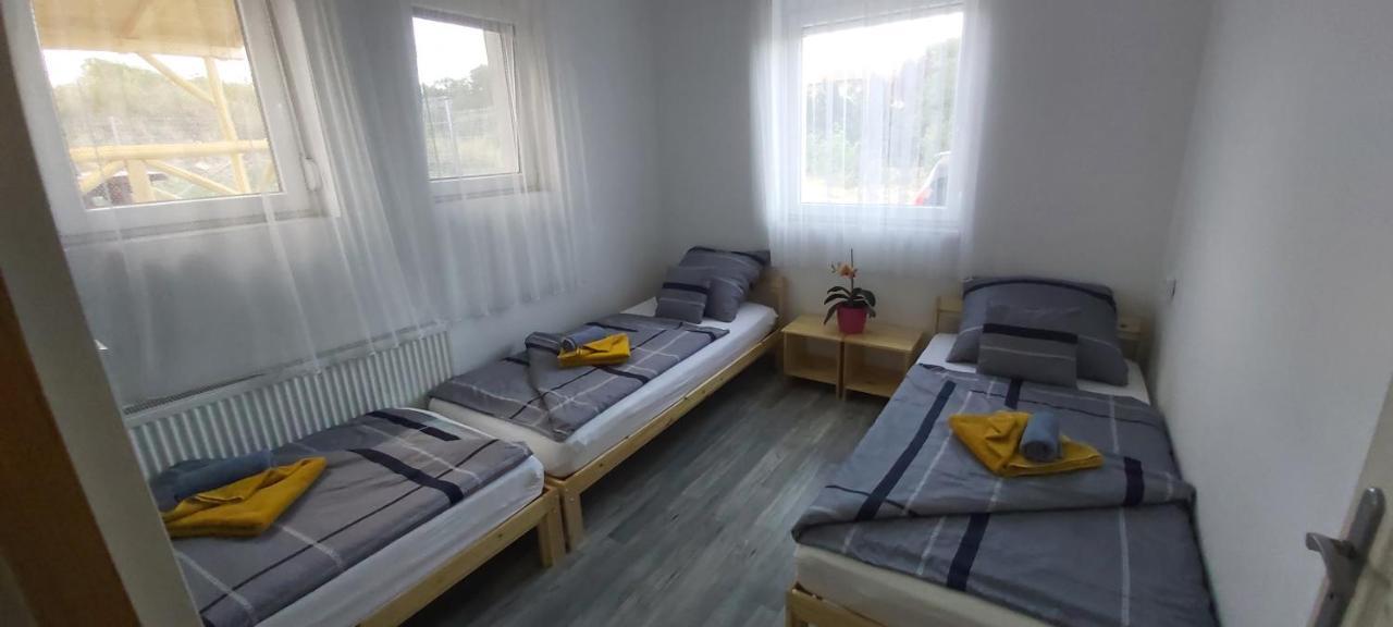 Lali Apartman Balatonudvari Exteriör bild